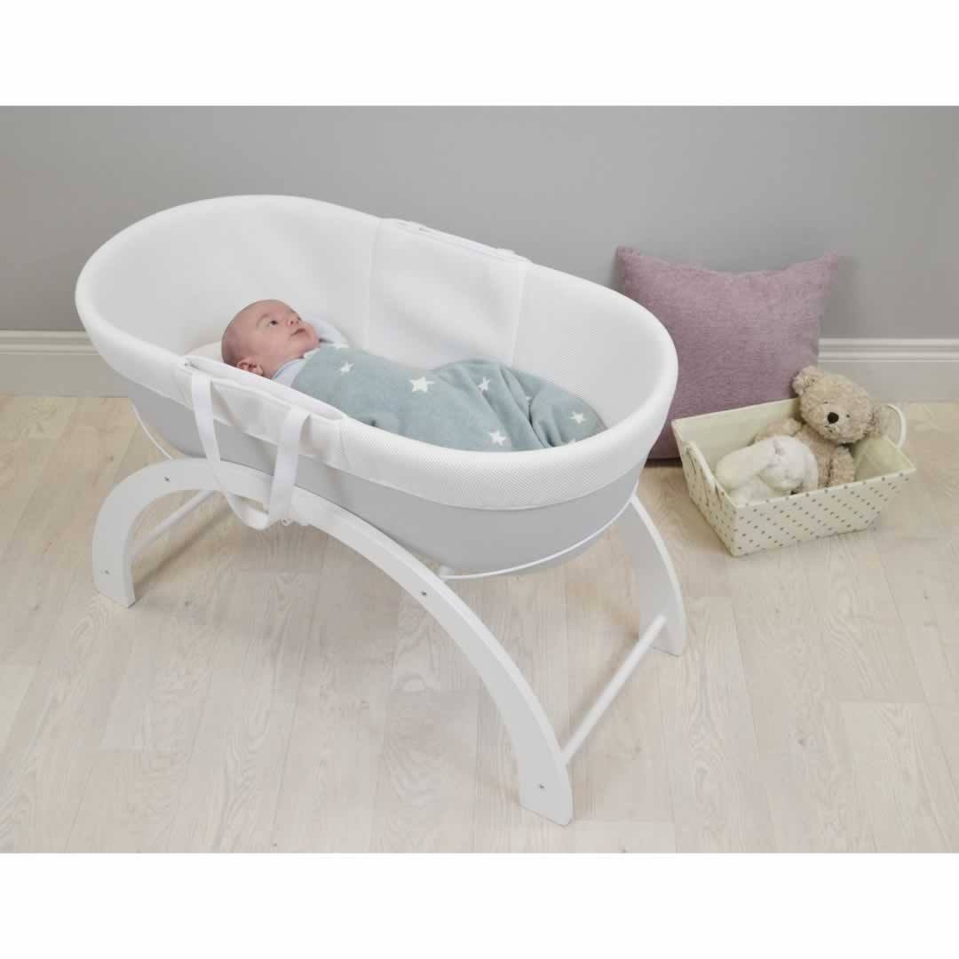 Shnuggle_Dreami_Moses_Basket_-_Grey_Lifestyle_7eeaf1d4-8bca-443c-8f3f-7a4673121f5f-Natural Baby Shower