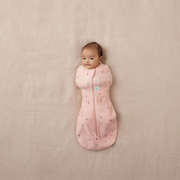 ergoPouch Organic All Year Cocoon Swaddle Sleeping Bag - 1 Tog - Daisies
