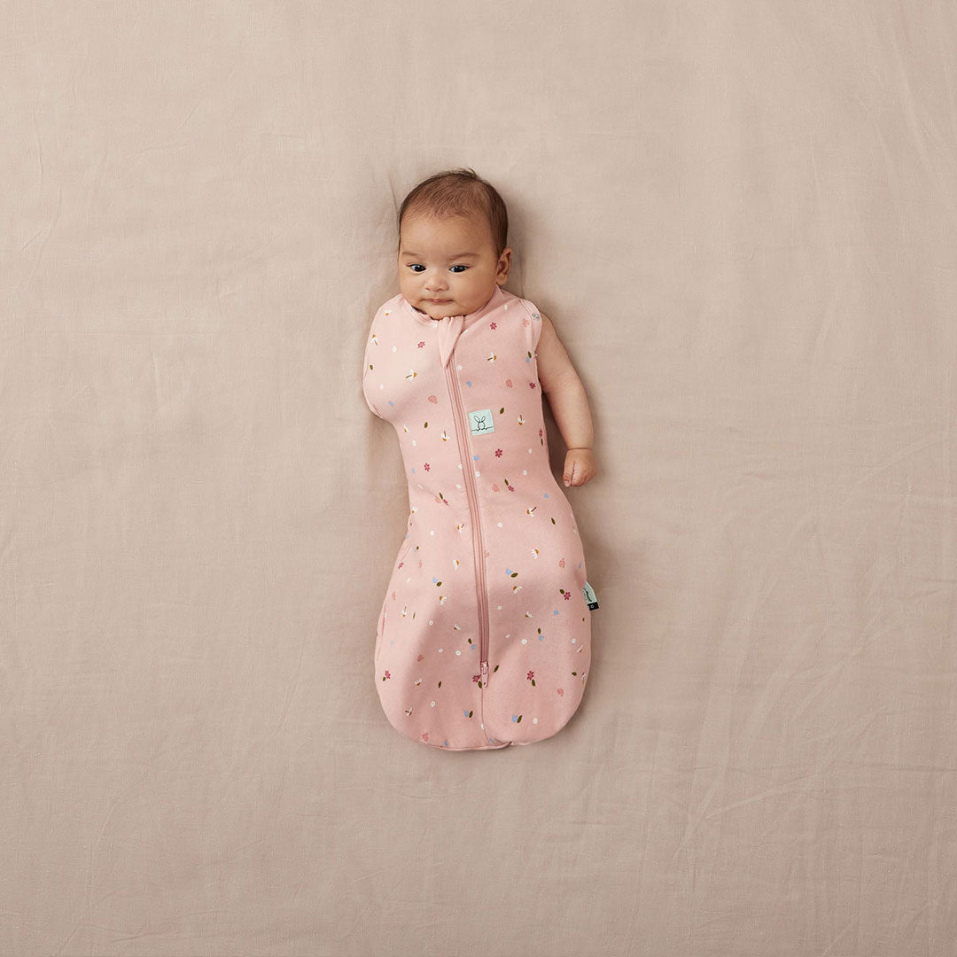 ergoPouch Organic All Year Cocoon Swaddle Sleeping Bag - 1 Tog - Daisies