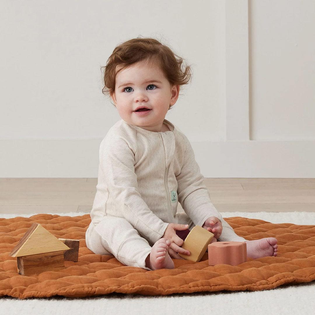 ergoPouch Organic Layers Long Sleeve Babygrow - Oatmeal - 1.0 TOG-Sleepsuits-Oatmeal-0-3m | Natural Baby Shower