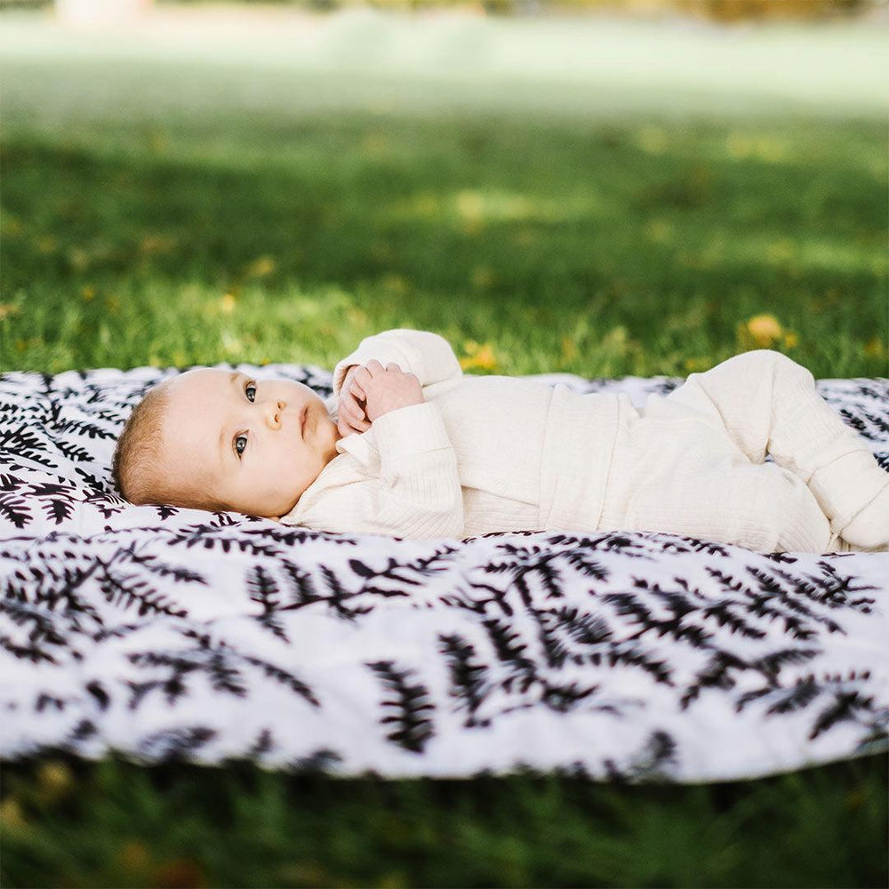 Etta Loves Outdoor Playmat - Black & White-Outdoor Play-Black & White-One Size | Natural Baby Shower
