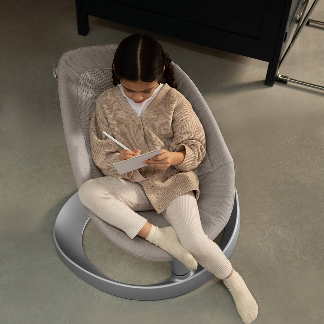 nuna-leaf-grow-lifestyle-4_fef02b2c-b7e5-408c-98e6-596e23f7d240-Natural Baby Shower