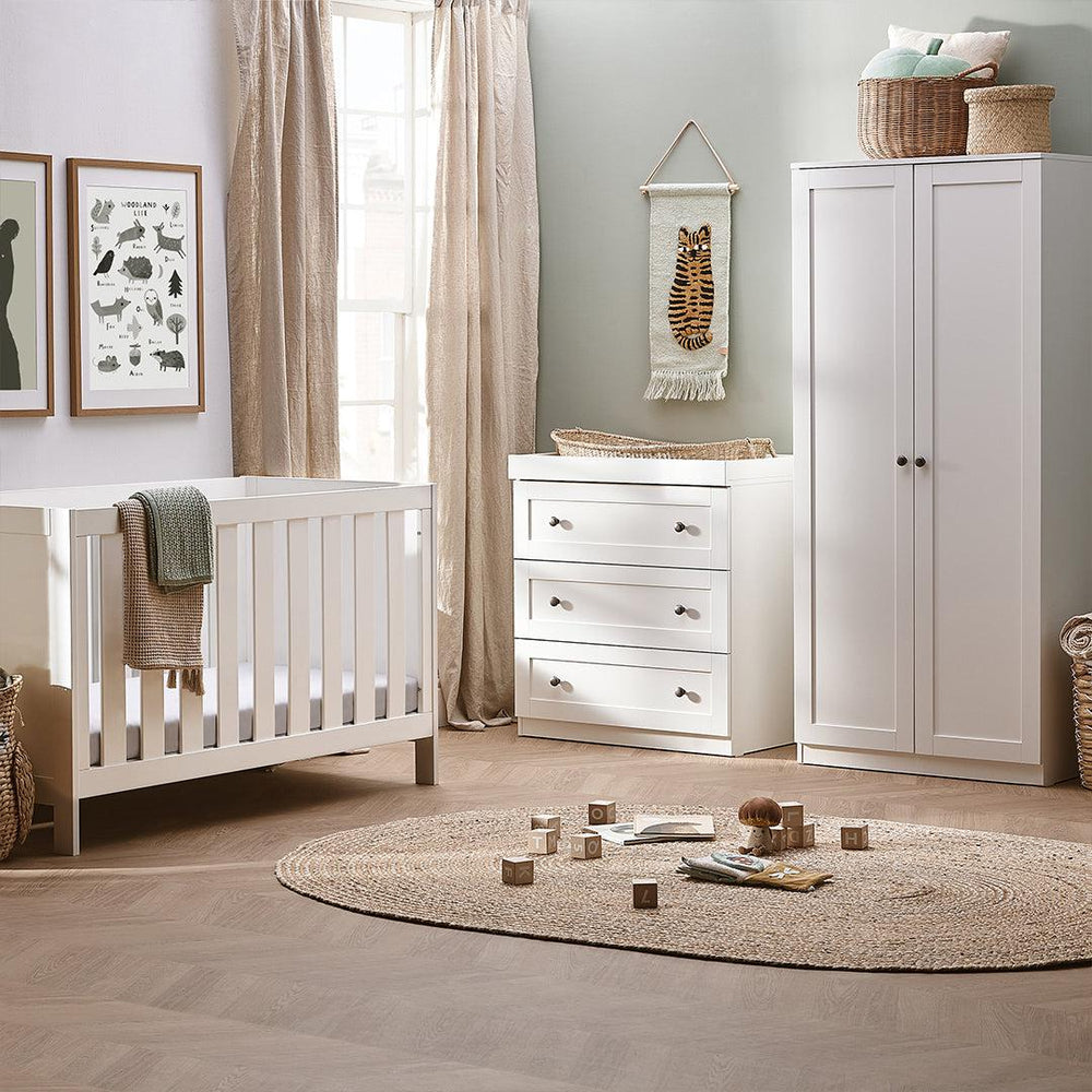silver-cross-bromley-cot-bed-lifestyle_4678a031-adfa-4a9b-a0d4-adfd568c9ac1 | Natural Baby Shower