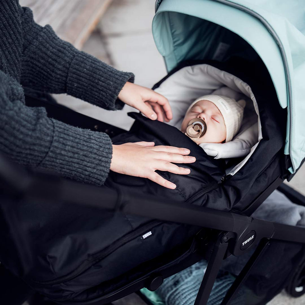 Thule Newborn Nest - Black-Cocoons- | Natural Baby Shower