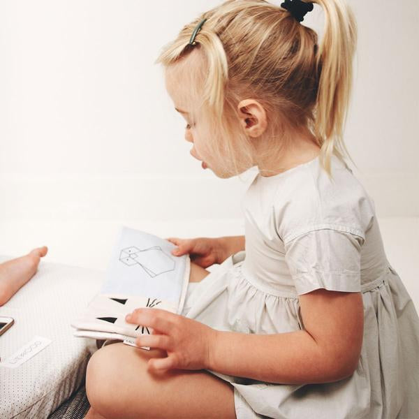5 benefits of storytelling with your little one | Natural Baby Shower