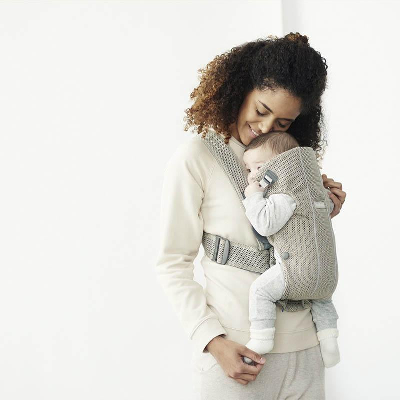 Babywearing your newborn - Natural Baby Shower