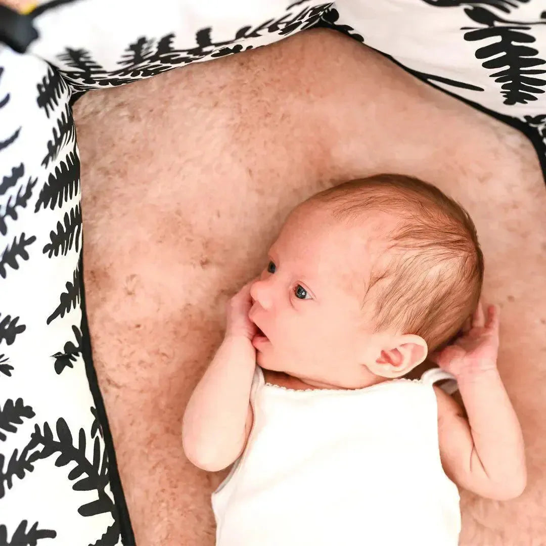 Wake Window Play in the First Three Months – Why it’s less about play, and more about looking | Natural Baby Shower