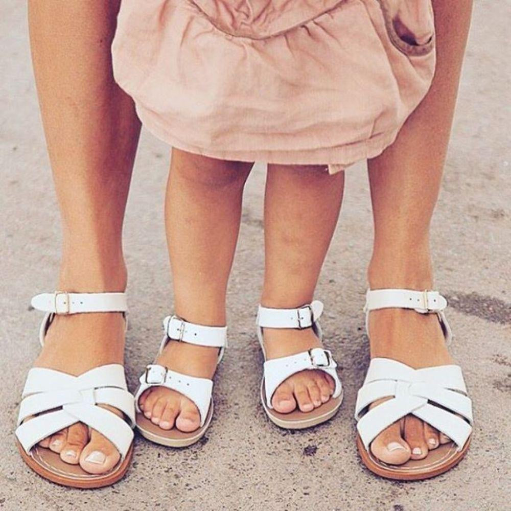 How to twin with Salt-Water Sandals | Natural Baby Shower