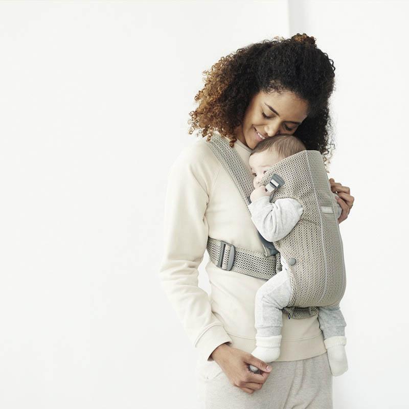 Babywearing your newborn - Natural Baby Shower