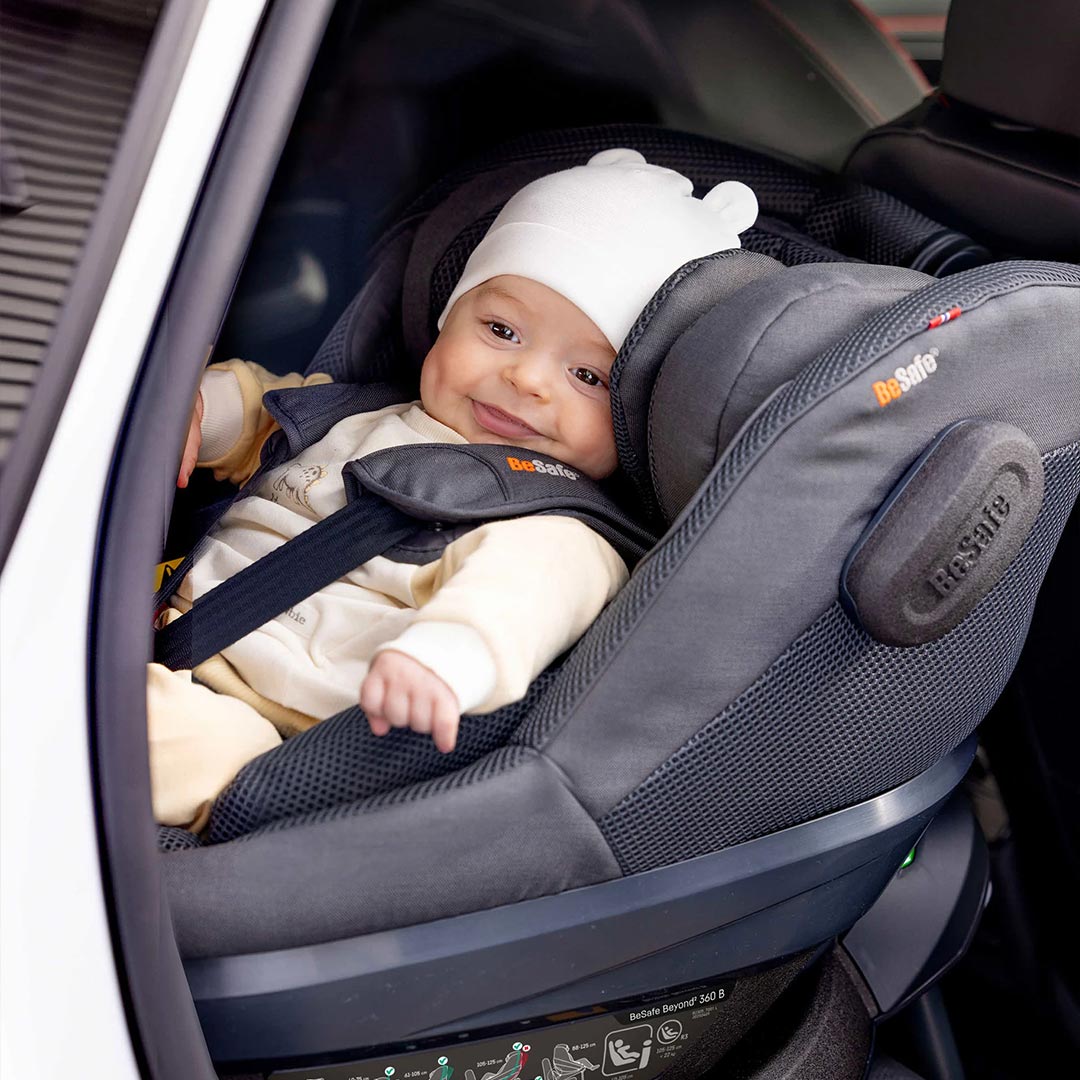 How to Choose a Rotating Car Seat Safely | Natural Baby Shower