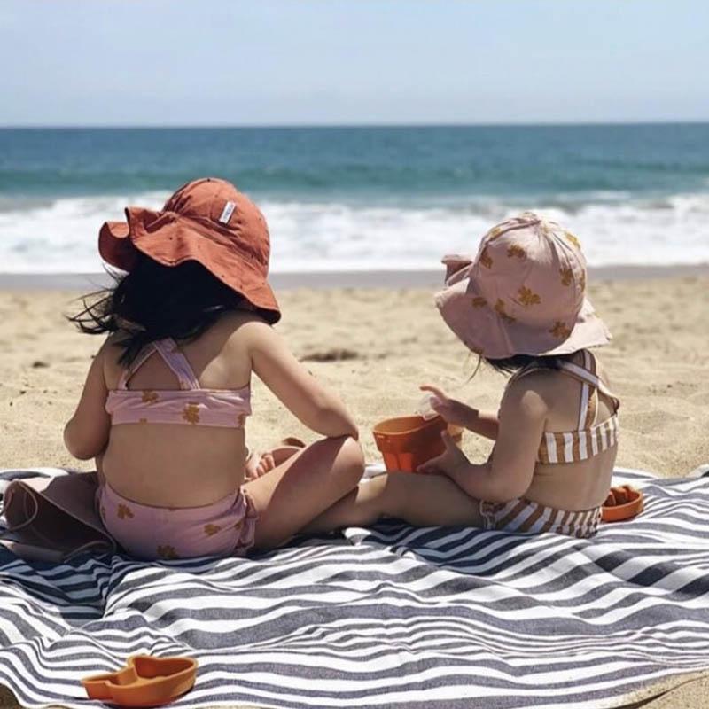 Tips for taking your baby to the beach - Natural Baby Shower