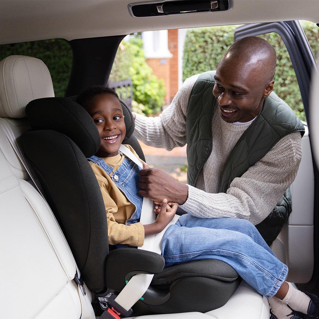 ISOFIX vs seatbelt fitting: which is best? | Natural Baby Shower