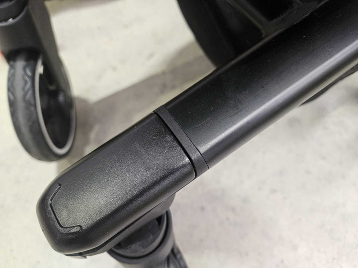 Outlet - Joolz Hub Pushchair - Brilliant Black-Strollers-None- | Natural Baby Shower
