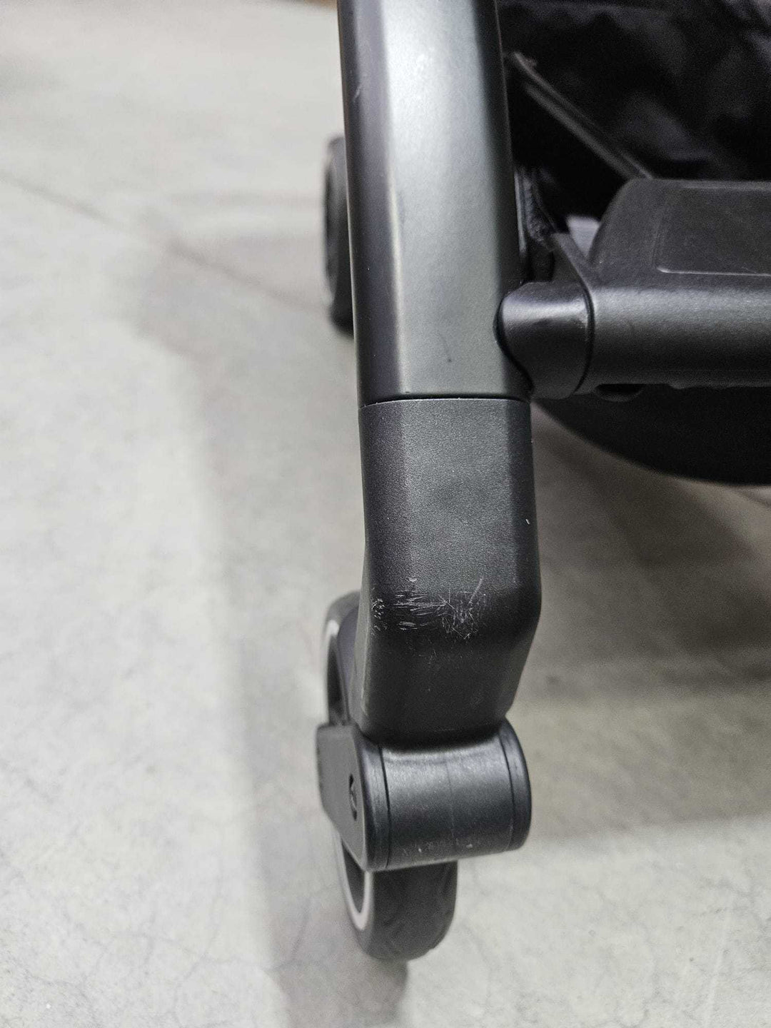 Outlet - Joolz Hub Pushchair - Brilliant Black-Strollers-None- | Natural Baby Shower