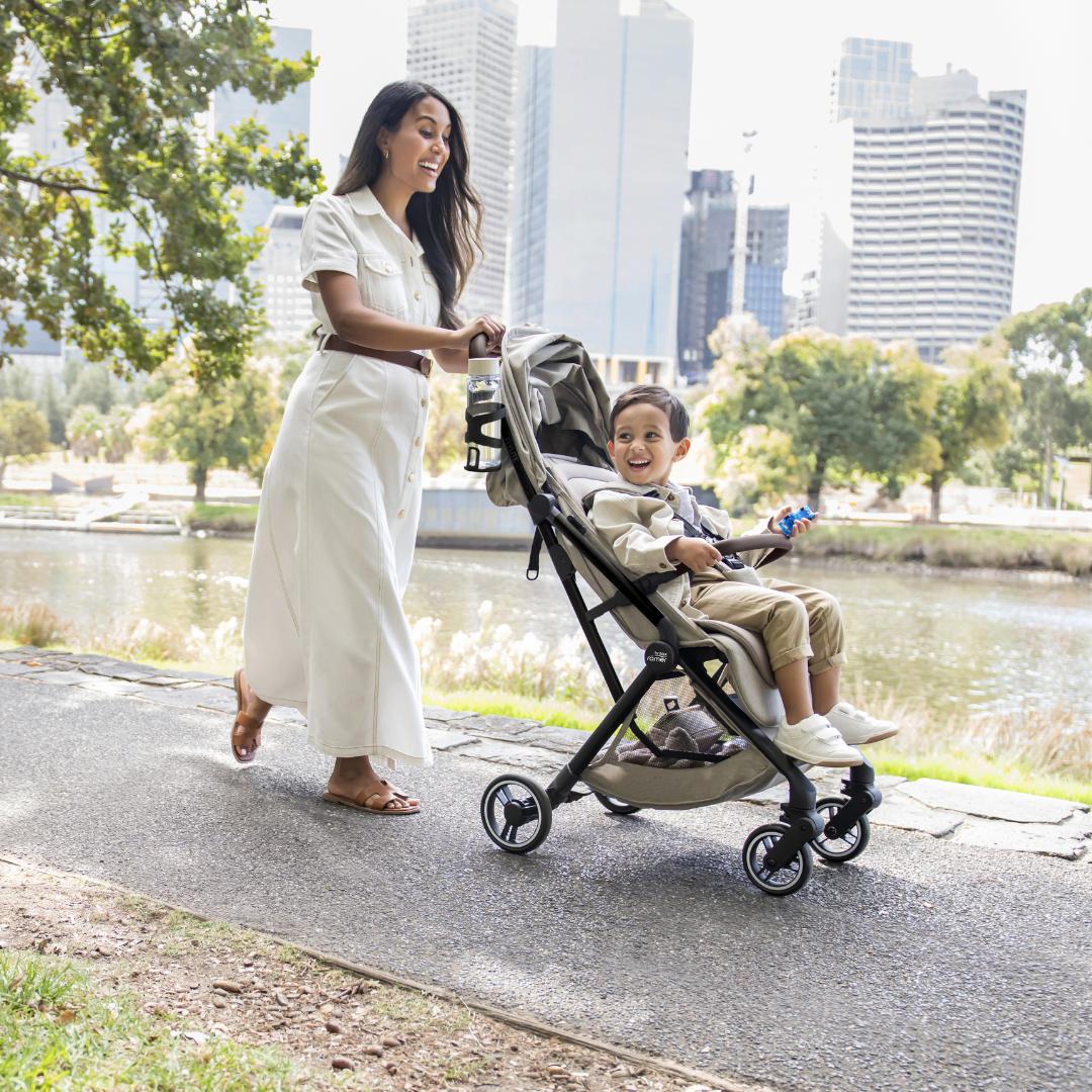 Britax Flylite Banner Mobile