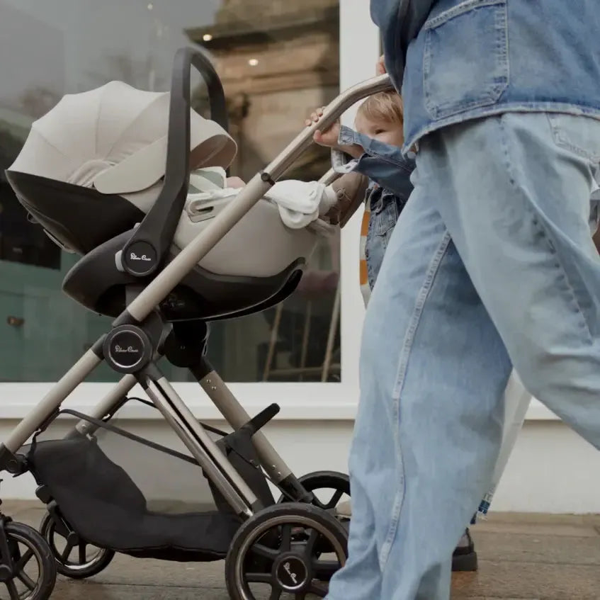 Glide-Plus-360-Iconic-Black-Lifestyle-Carousel | Natural Baby Shower