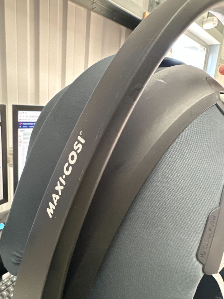 Outlet - Maxi-Cosi Pebble 360 Pro Car Seat - Essential Graphite-Car Seats-Essential Graphite-No Base | Natural Baby Shower