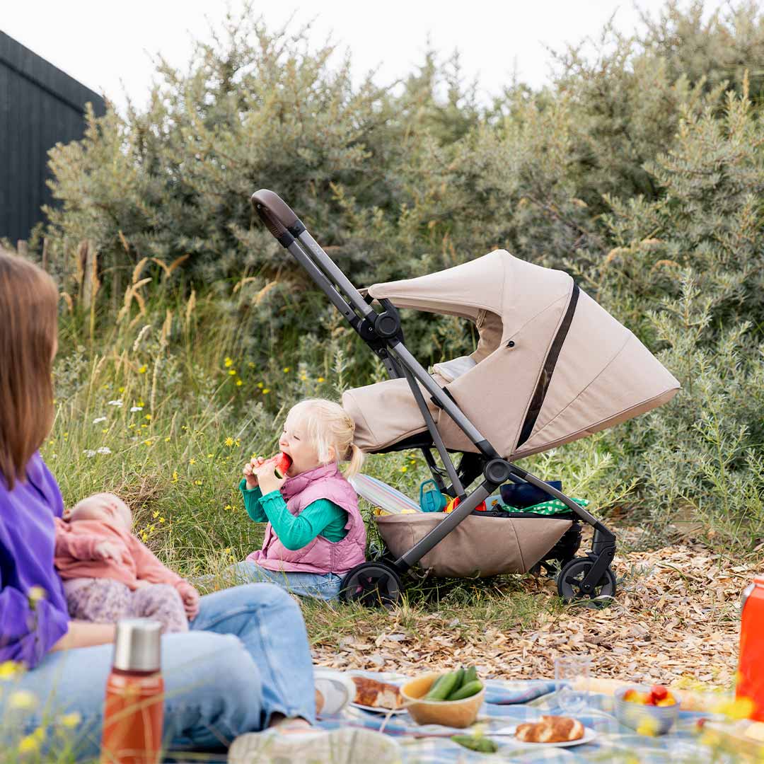 Joolz-Aer-Nest-to-Seat-Lifestyle-4 | Natural Baby Shower