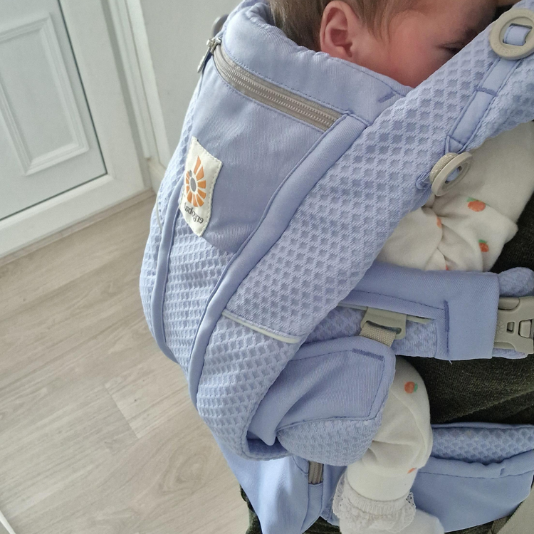 ergobaby carrier breeze