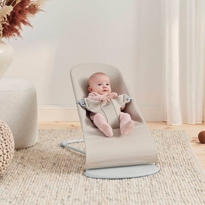 BabyBjörn Bouncer Bliss 3D Jersey Bundle with Googly Eyes Pastel Bouncer Toy - Light Beige