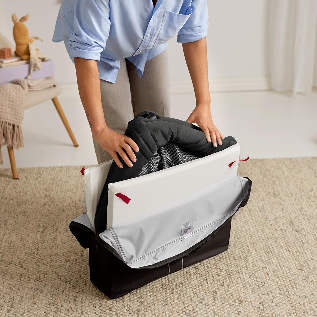 BabyBjorn Travel Cot Light Black1