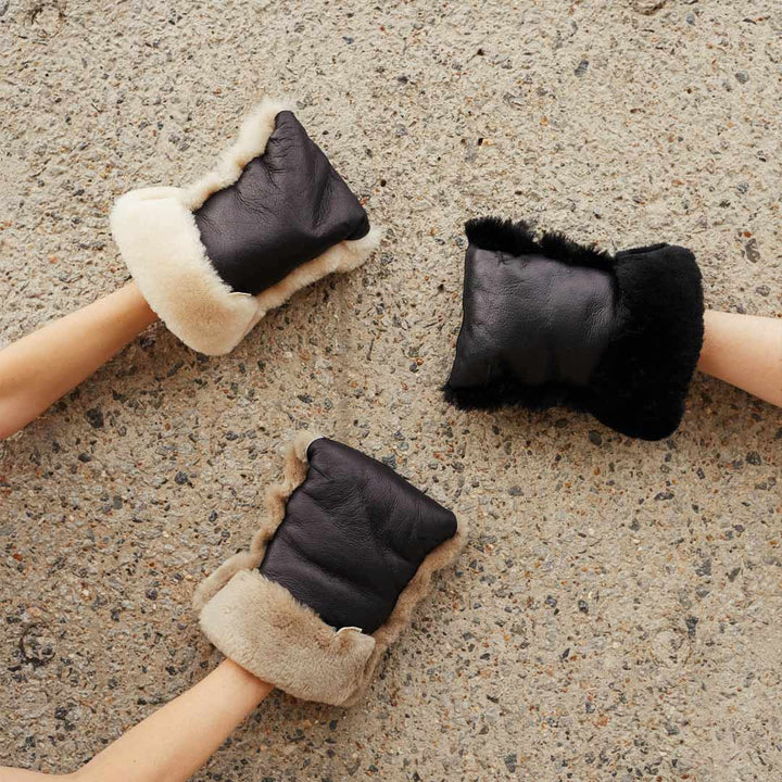 BINIBAMBA Coated Sheepskin Buggy Mittens - Noir-Stroller Mittens-Noir- | Natural Baby Shower