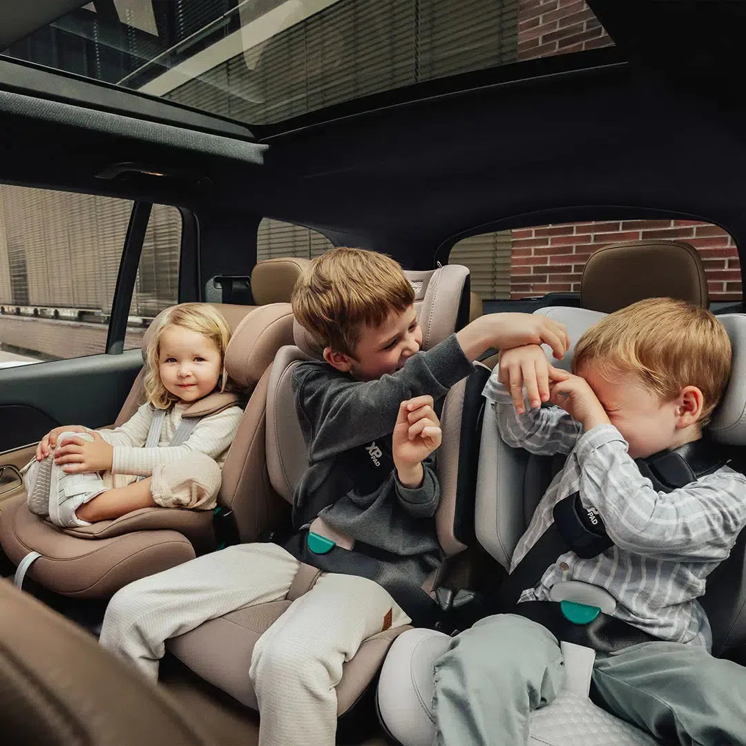 britax-romer-kidfix-pro-lifestyle_3cd16ff4-3d51-4be4-ae32-ad5cfcaca2bd | Natural Baby Shower