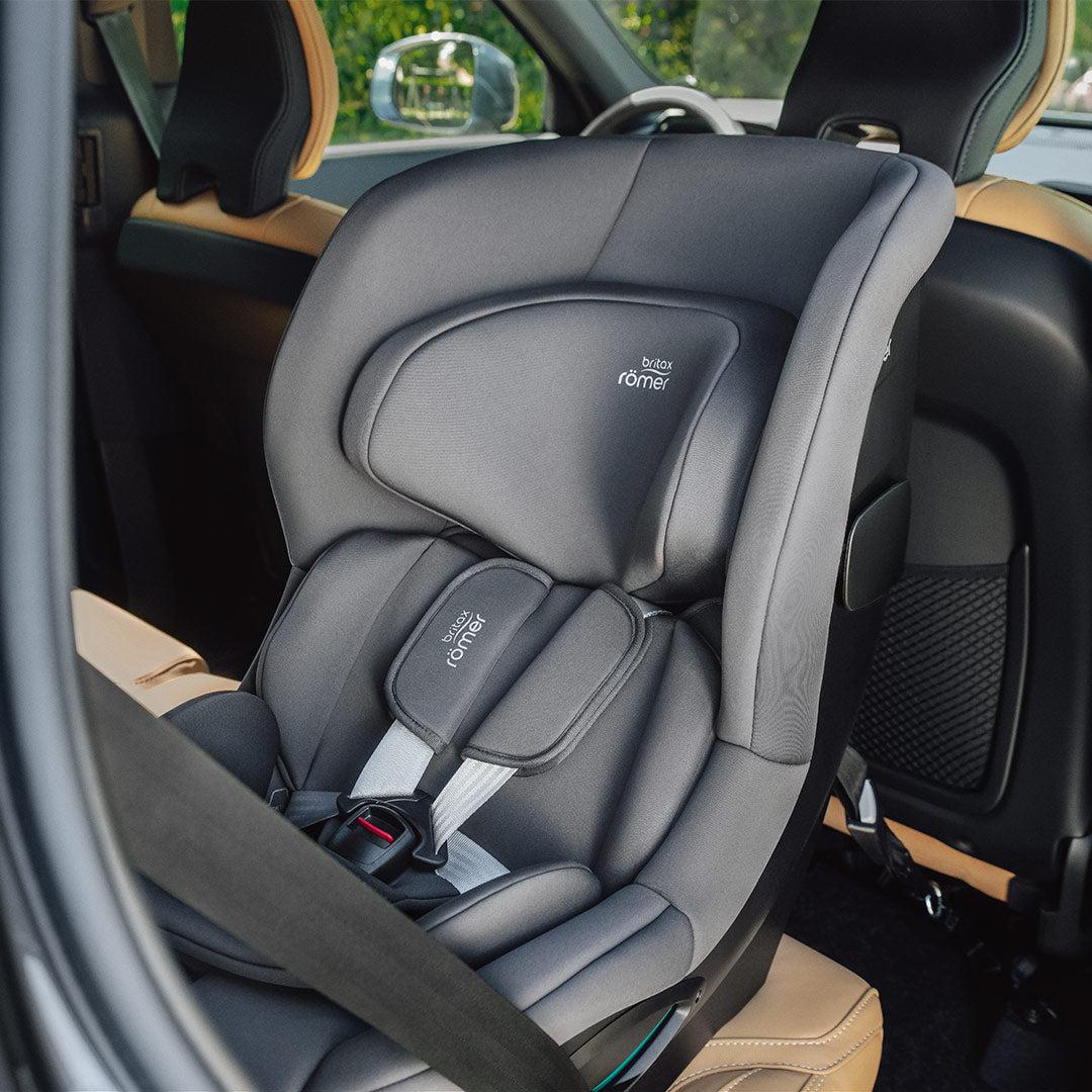 britax-romer-safe-way-m-car-seat-midnight-grey-lifestyle_ce4cce20-05cd-468e-85ac-acdeca7c0e78 | Natural Baby Shower