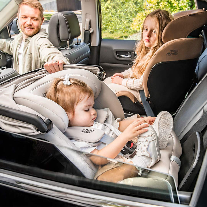 Britax Romer Swivel Grow Max Air Car Seat - Lux | Onyx Black-Car Seats-Lux | Onyx Black- | Natural Baby Shower