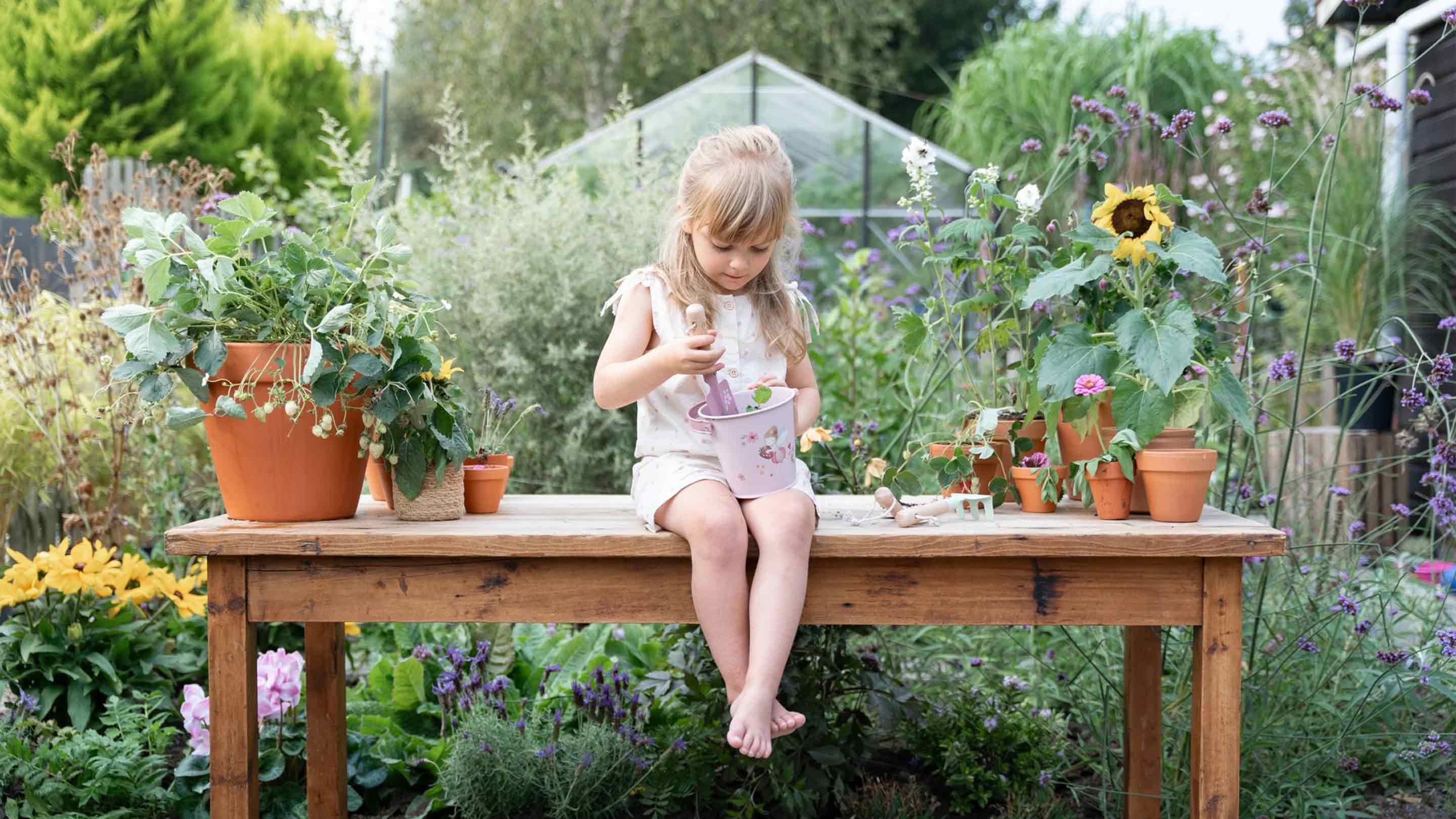 in-the-garden-hero-banner | Natural Baby Shower