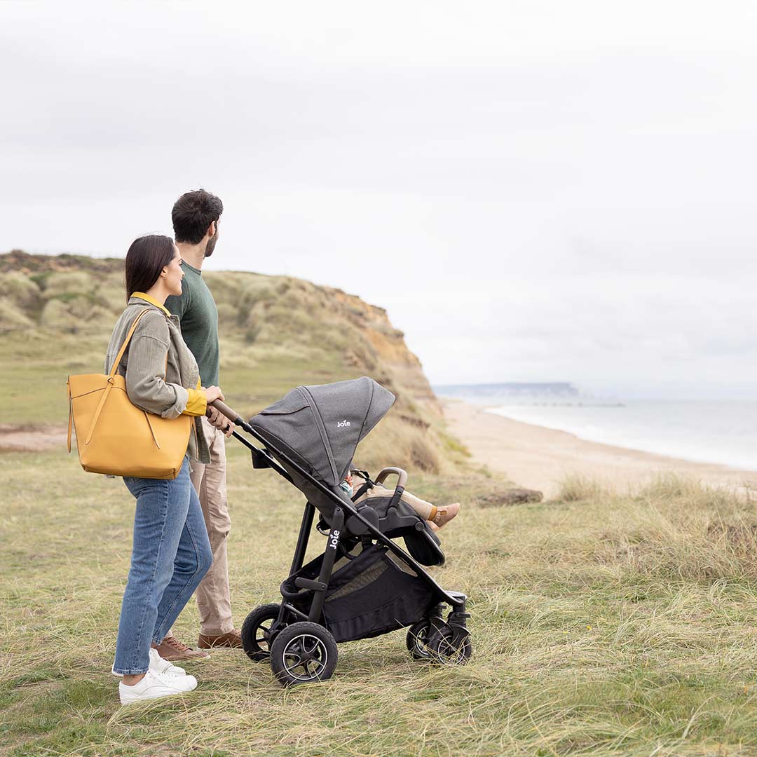 joie-versatrax-trio-travel-system-shell-grey-lifestyle_1c3318bd-fdad-4eba-809d-8158d087b10c-Natural Baby Shower