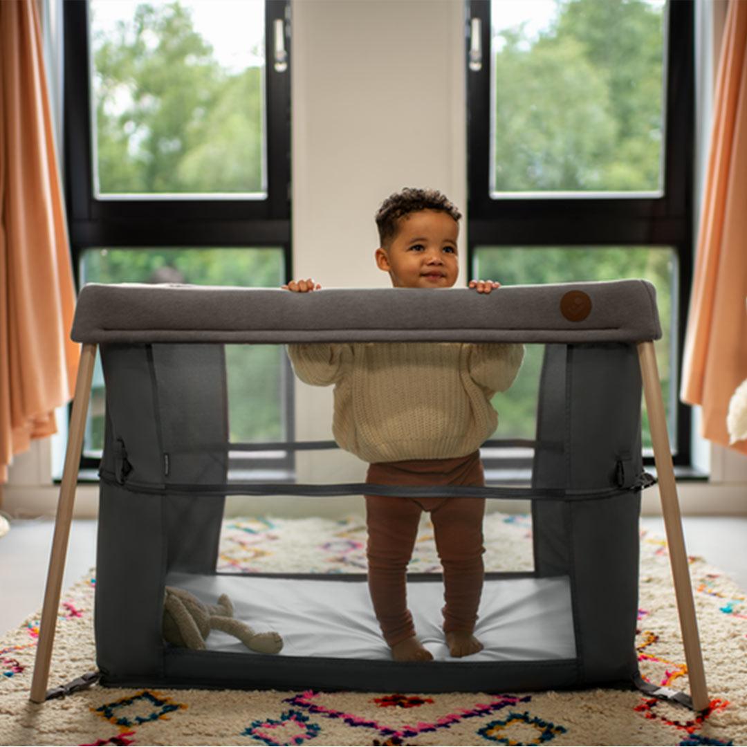 MaxiCosi Iris Beyond Eco Travel Cot Beyond Graphite Natural Baby