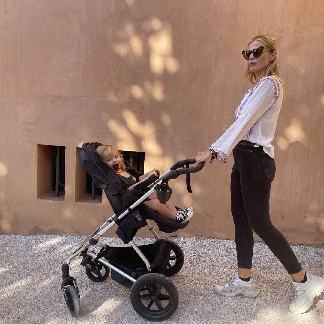 mountain-buggy-cosmopolitan-pushchair-black-lifestyle-2_65f94063-6bd8-4d50-a976-ce3bd4866e66-Natural Baby Shower