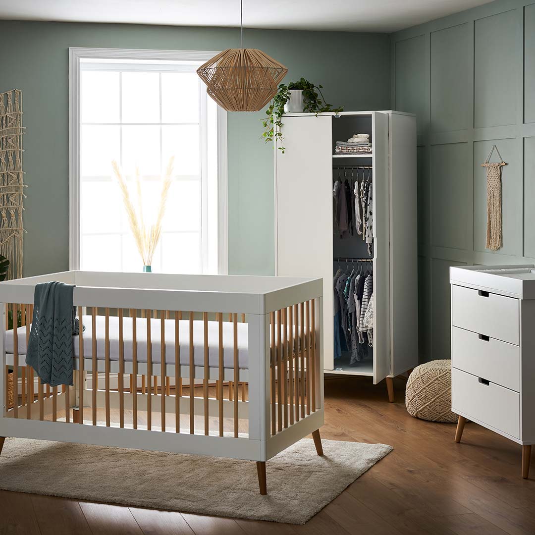 obaby-maya-3-piece-room-set-white-natural-lifestyle-2_7541f5d6-3dd0-4a9c-9f4d-6c69b3396543 | Natural Baby Shower