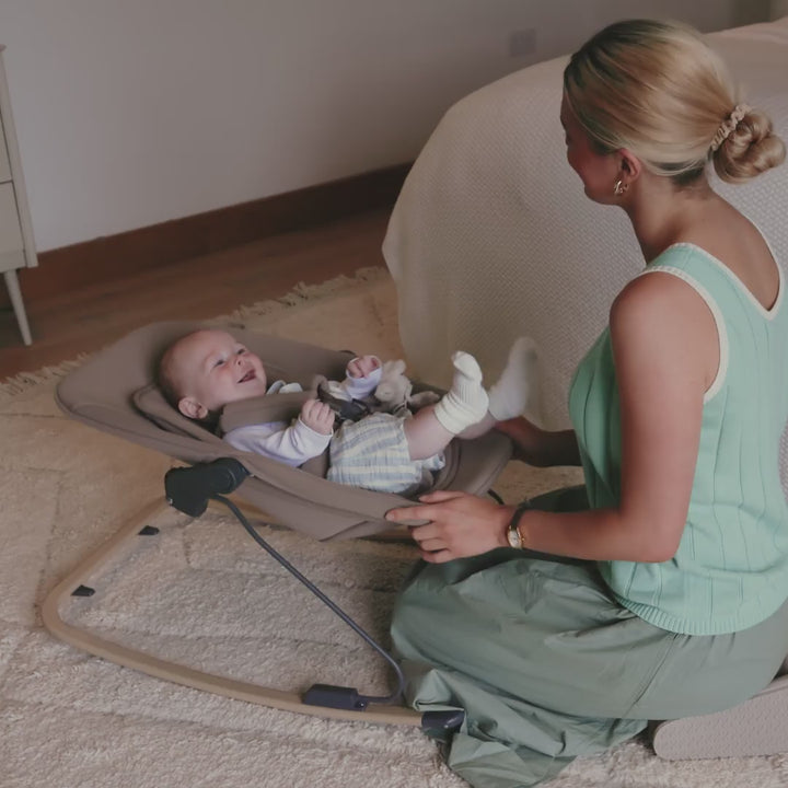 Silver Cross Nest & Nurture 4-in-1 Highchair and Bouncer - Biscuit