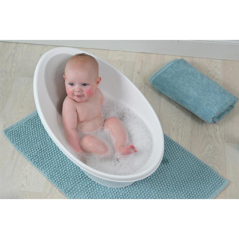 shnuggle-babybath-lifestyle_1-Natural Baby Shower