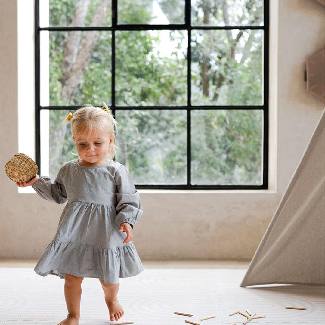 toddlekind-prettier-playmat-linen-linear-lifestyle-3_3f50e683-6f3b-4c75-afde-a7cdd99fba9c | Natural Baby Shower