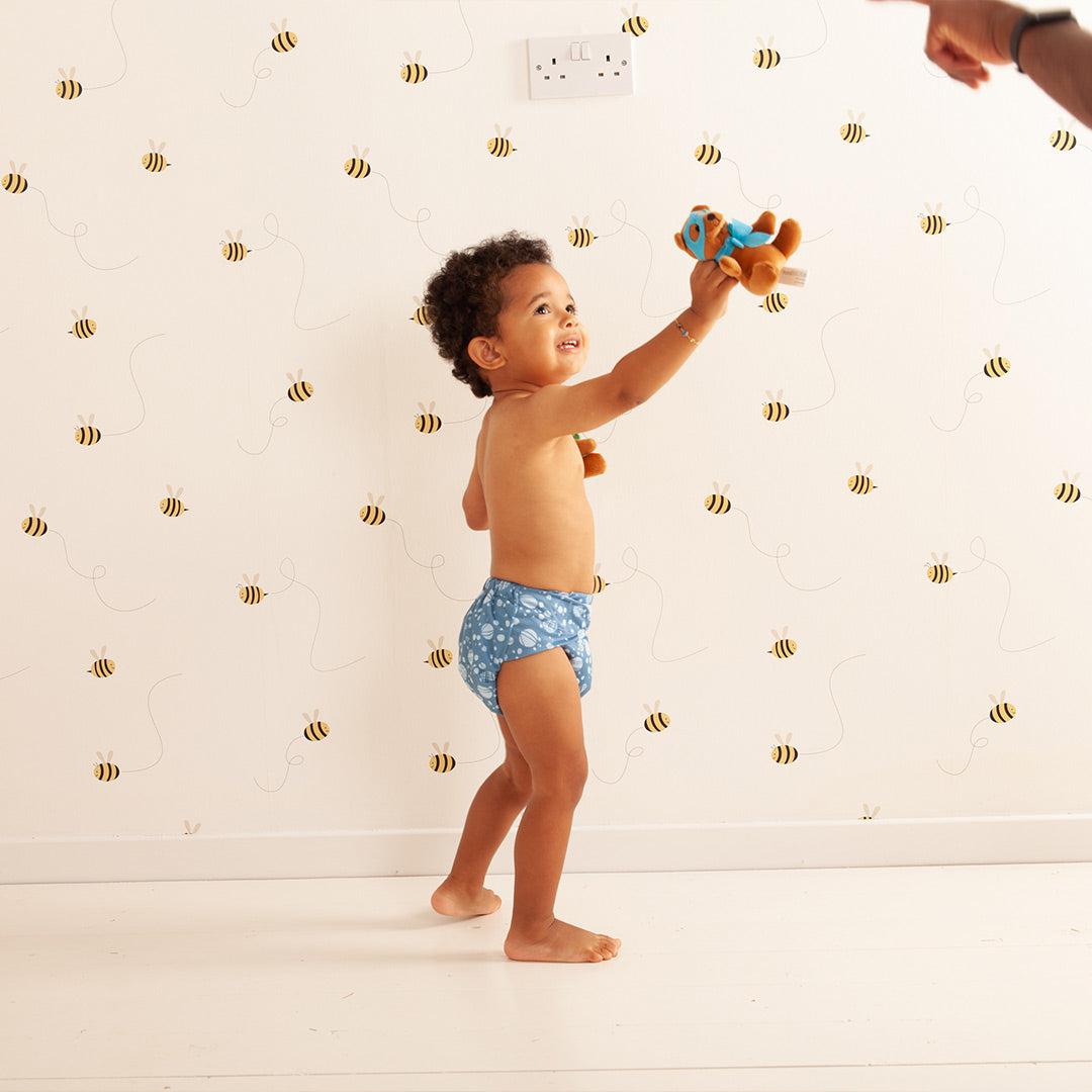 totsbots-hero-nappy-stargazing-lifestyle_3023de4a-5b0b-4170-bbac-f0eb13f7eb86 | Natural Baby Shower