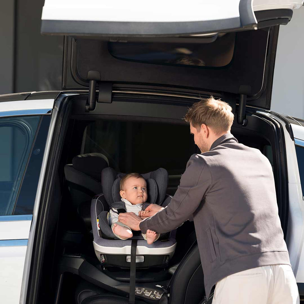 BeSafe iZi Twist B i-Size Car Seat - Fresh Black Cab-Car Seats- | Natural Baby Shower