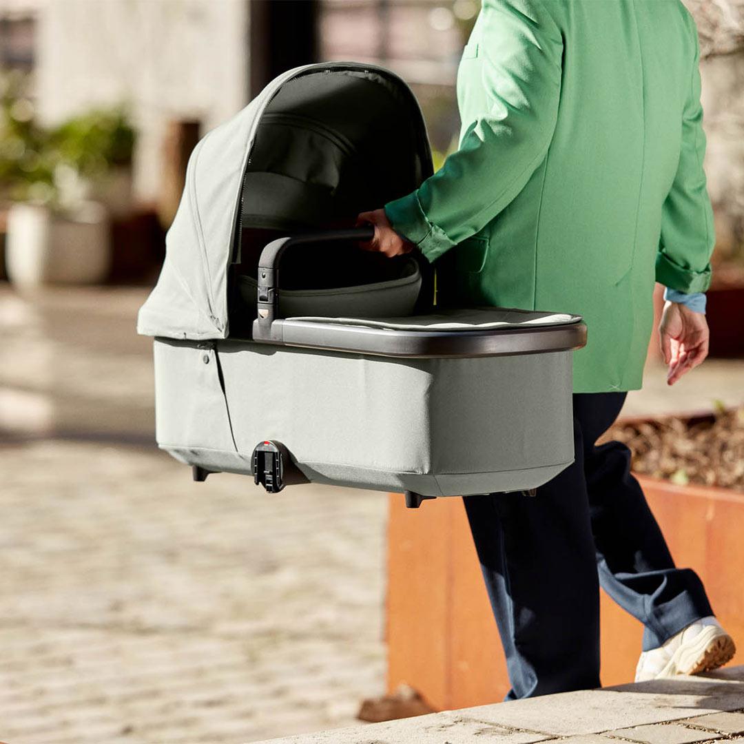 joolz day+ sage green Joolz Geo3 Carrycot - Sage Green